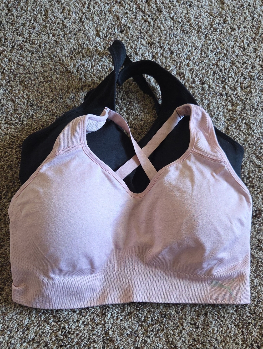 💞 Lot of 2 sports bras by Puma💞